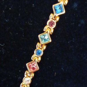 ✨Fashion Stone Accent Gold Bracelet✨